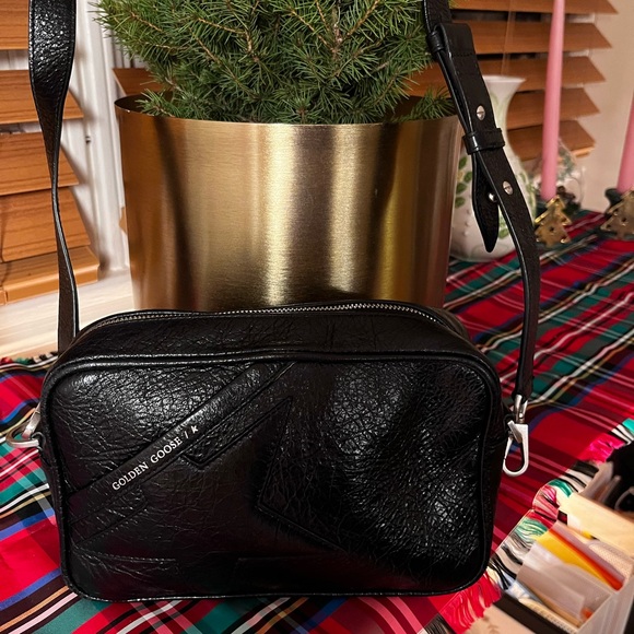 Golden Goose Women's Star Bag in glossy black leather with tone-on-tone star - Picture 8 of 16